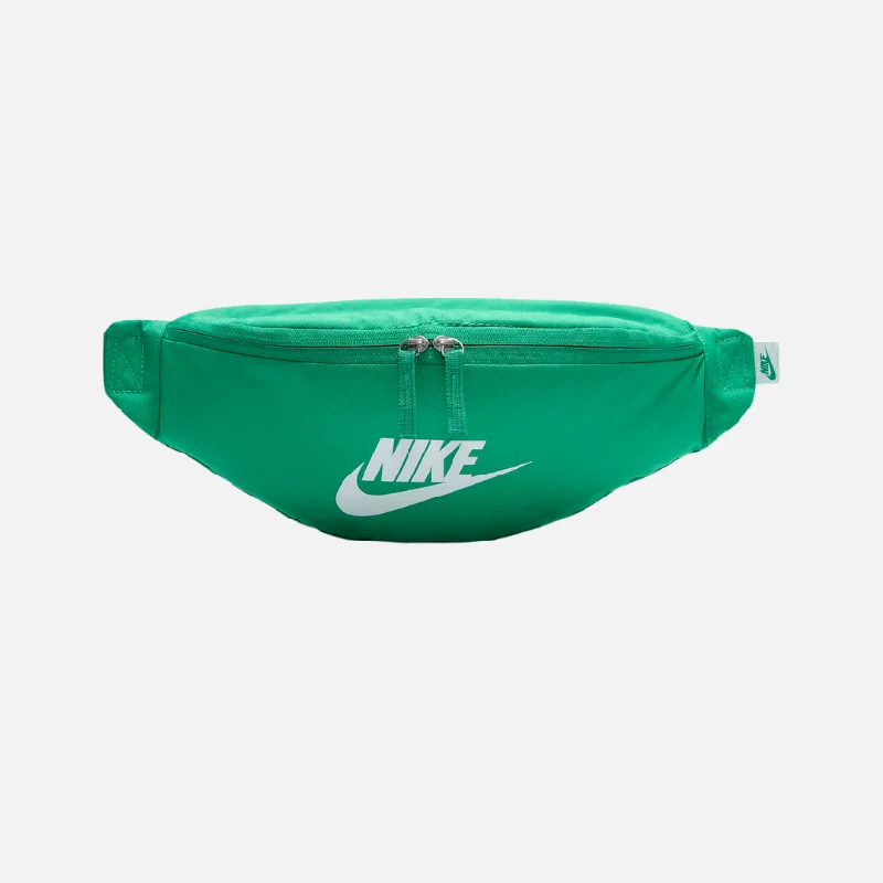 Rugged MTB backpack-Nike Heritage Waistpack (3L) -Stadium Green/White